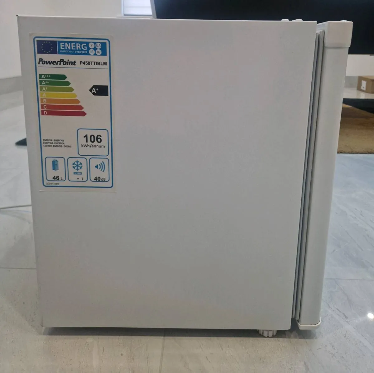 Table-top Fridge - Image 2