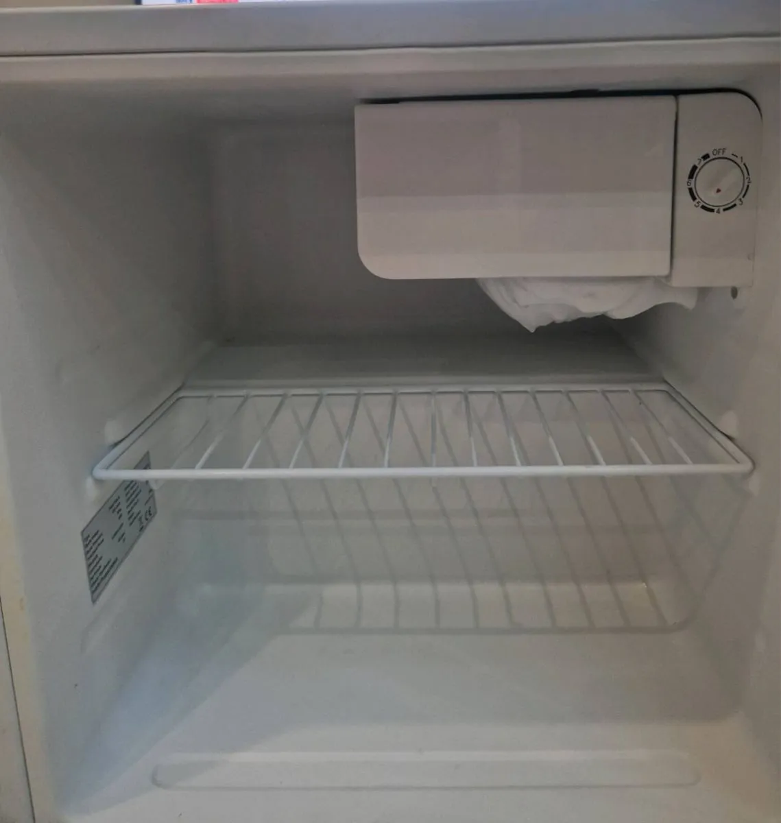 Table-top Fridge - Image 4