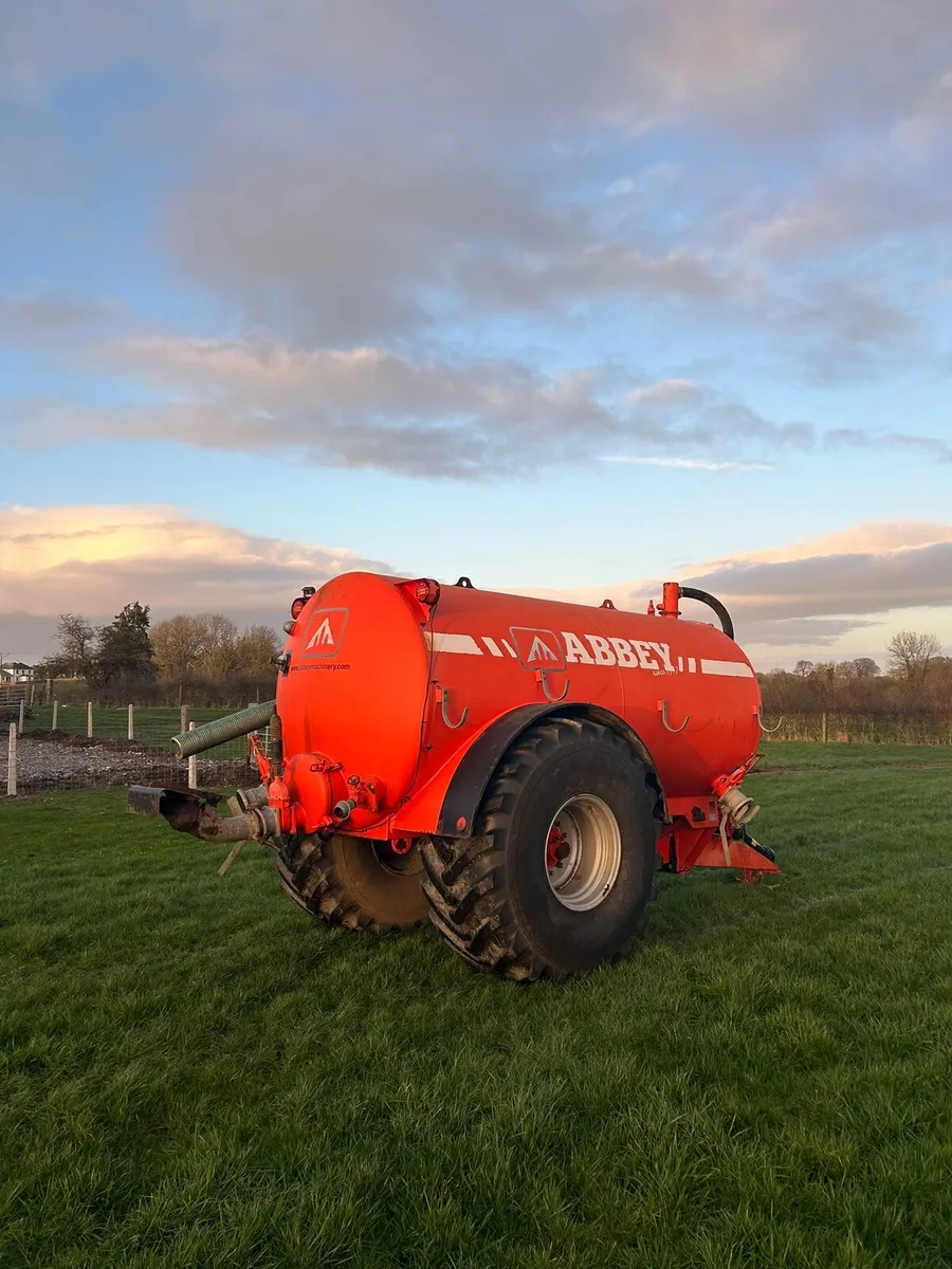 Abbey 2000 gallon slurry tanker - Image 3
