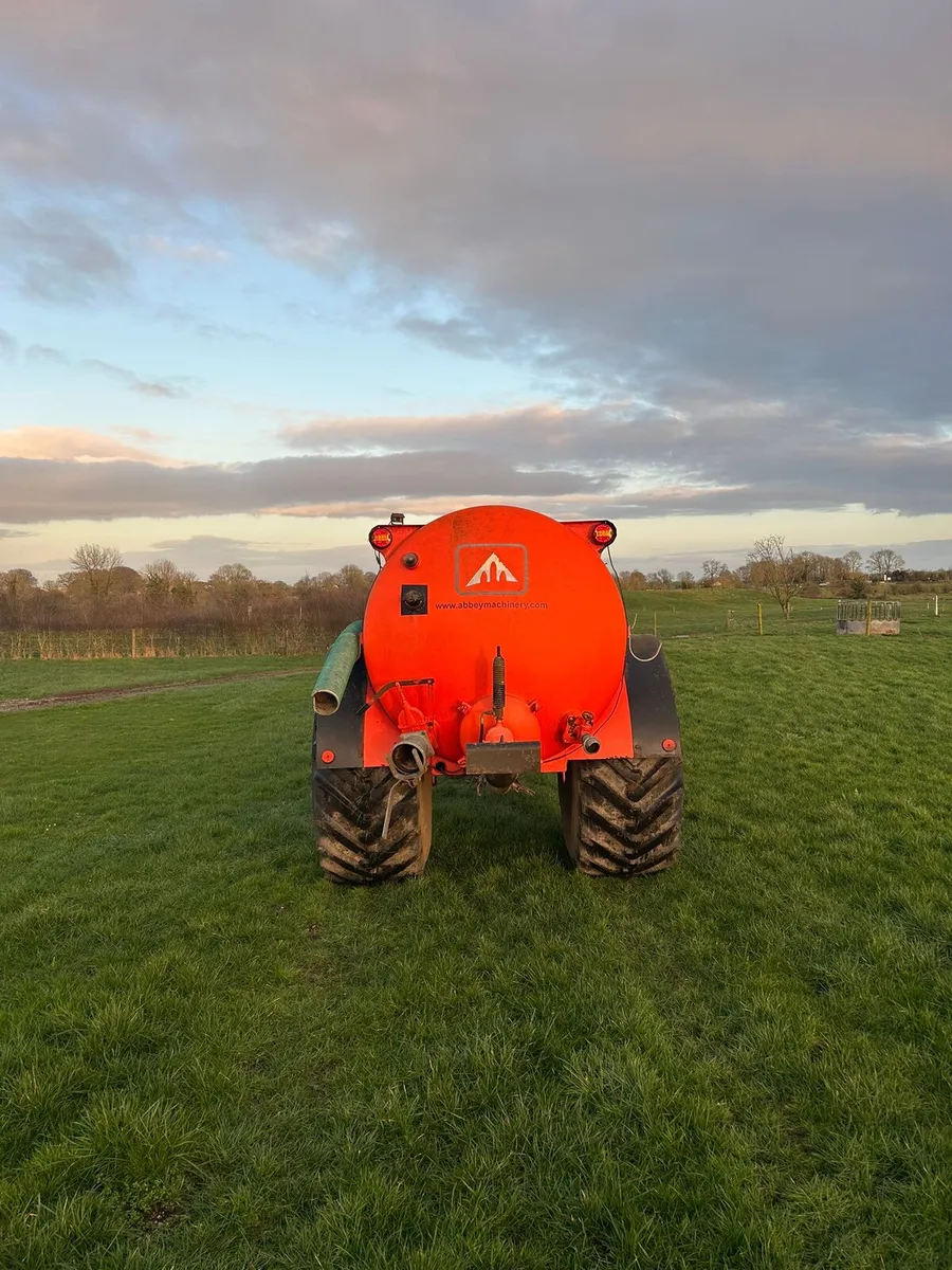 Abbey 2000 gallon slurry tanker - Image 4