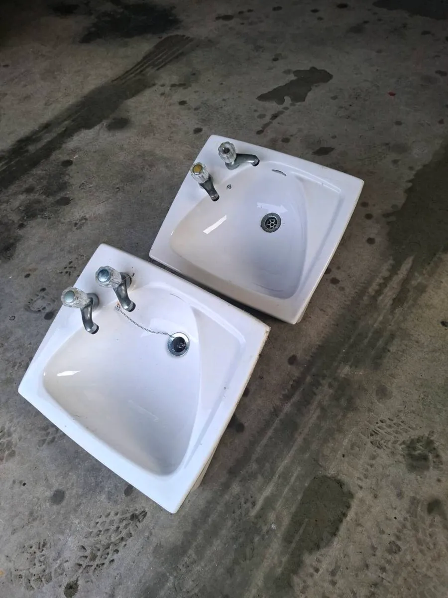 Inset sinks - Image 1