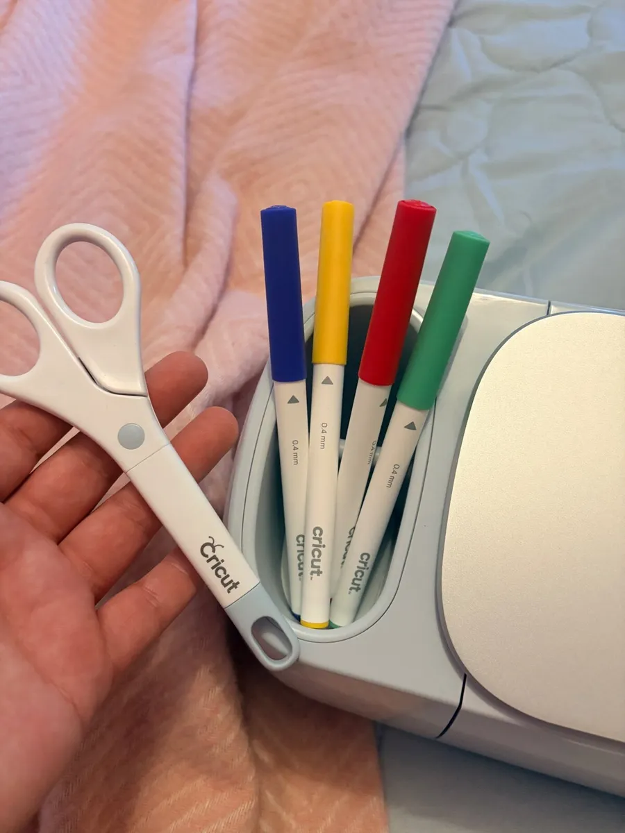 Cricut Maker 3 and accessories - Image 3