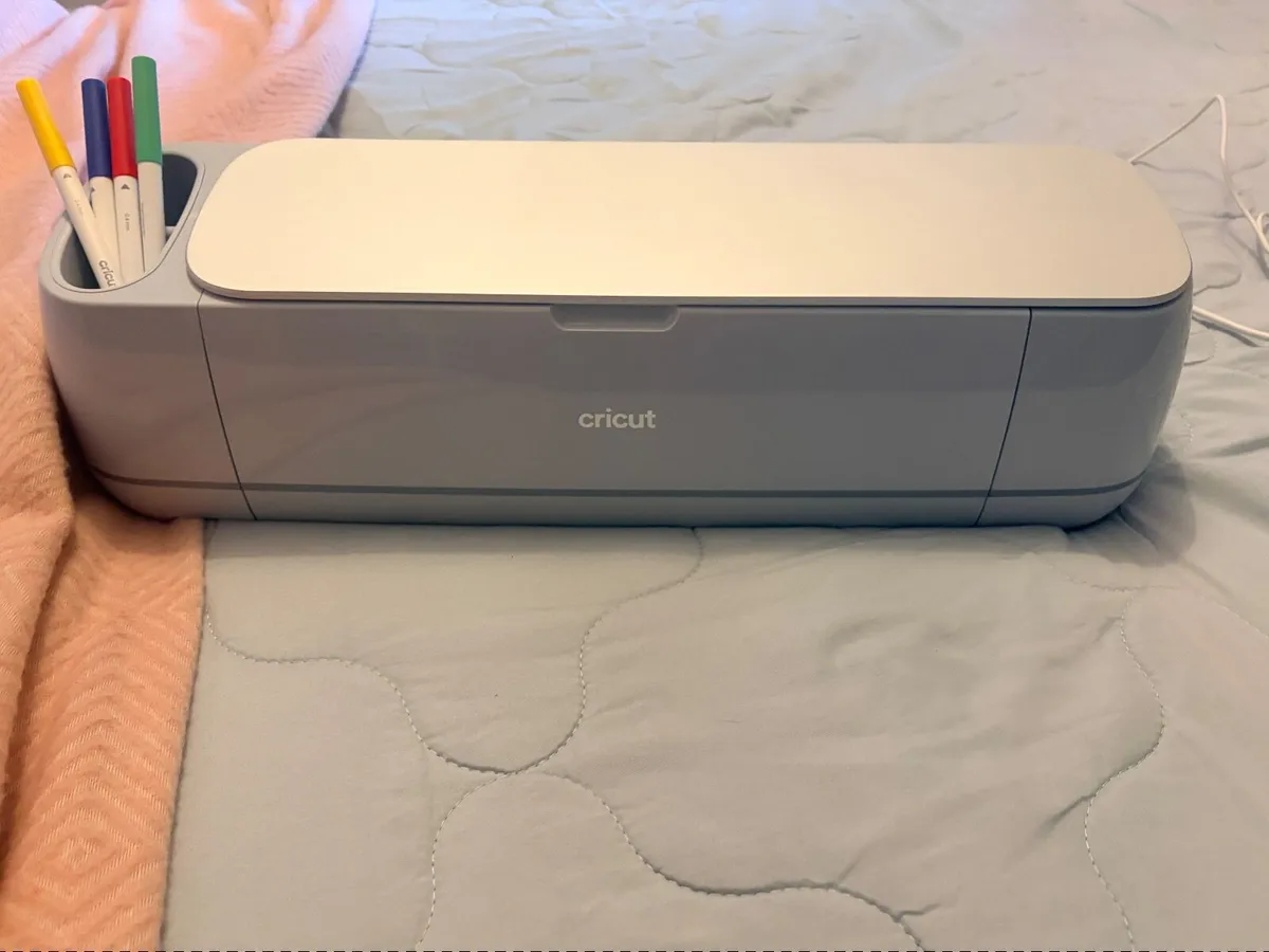 Cricut Maker 3 and accessories - Image 4
