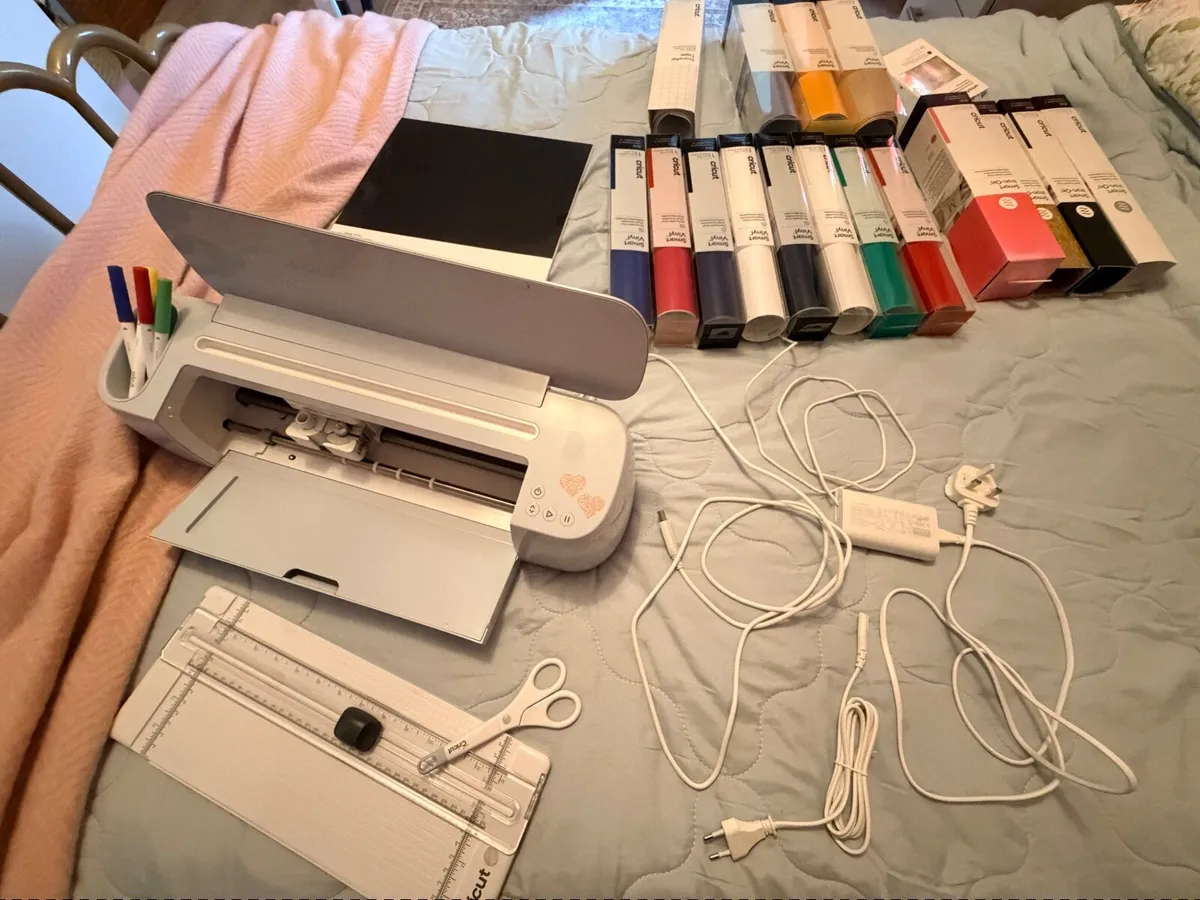 Cricut Maker 3 and accessories - Image 1