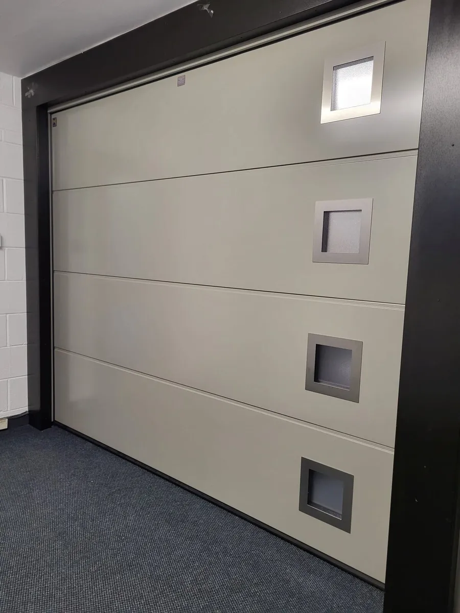 Hörmann sectional garage door - Image 1