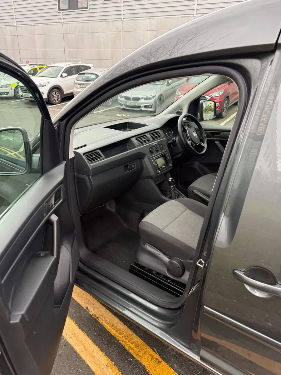 Volkswagon Caddy PV Trend TDI 75HP M5F - Image 4