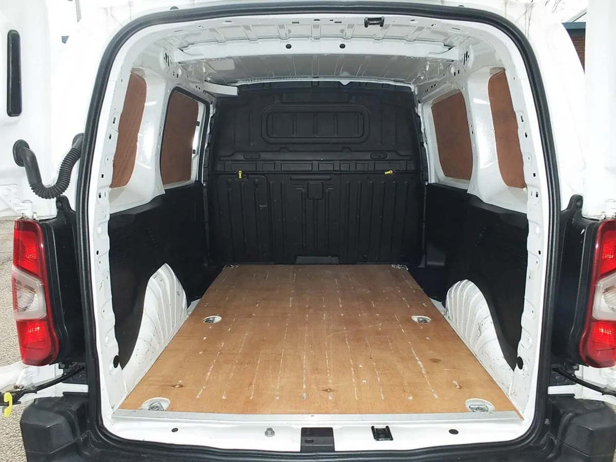 2020 Citroen Berlingo Small Panel Van - Image 2