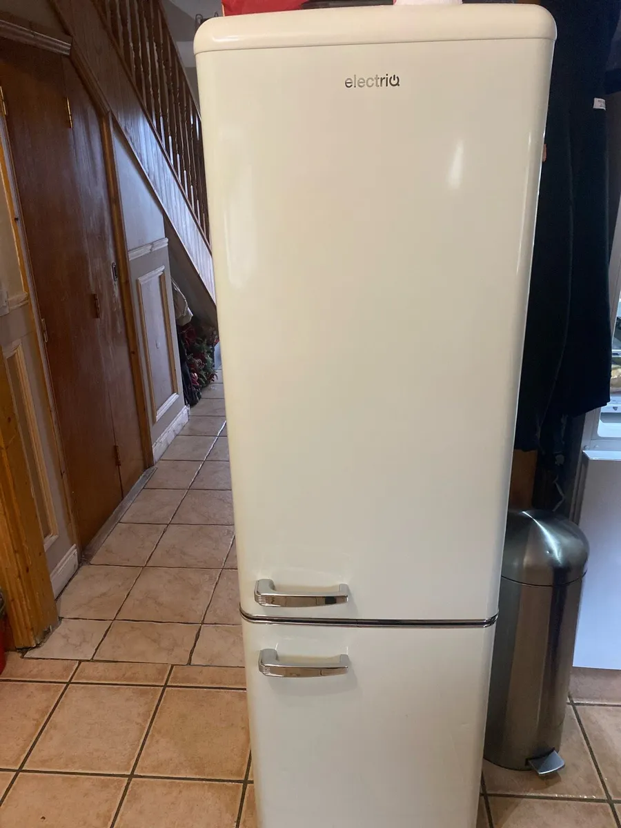 Electriq fridge freezer - Image 4