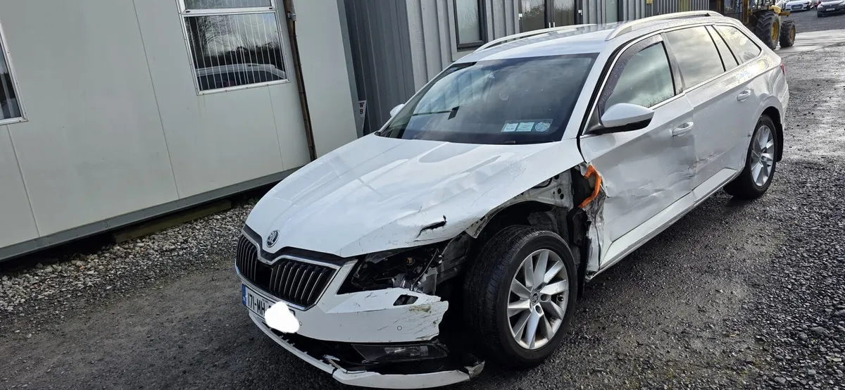 171 SKODA SUPERB 2.0 DIESEL - Image 3
