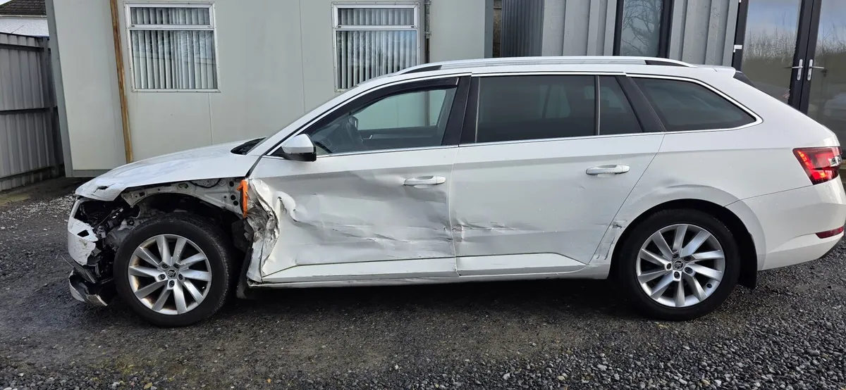 171 SKODA SUPERB 2.0 DIESEL - Image 4