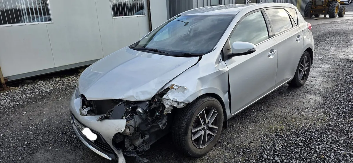 152 TOYOTA AURIS PETROL - Image 3