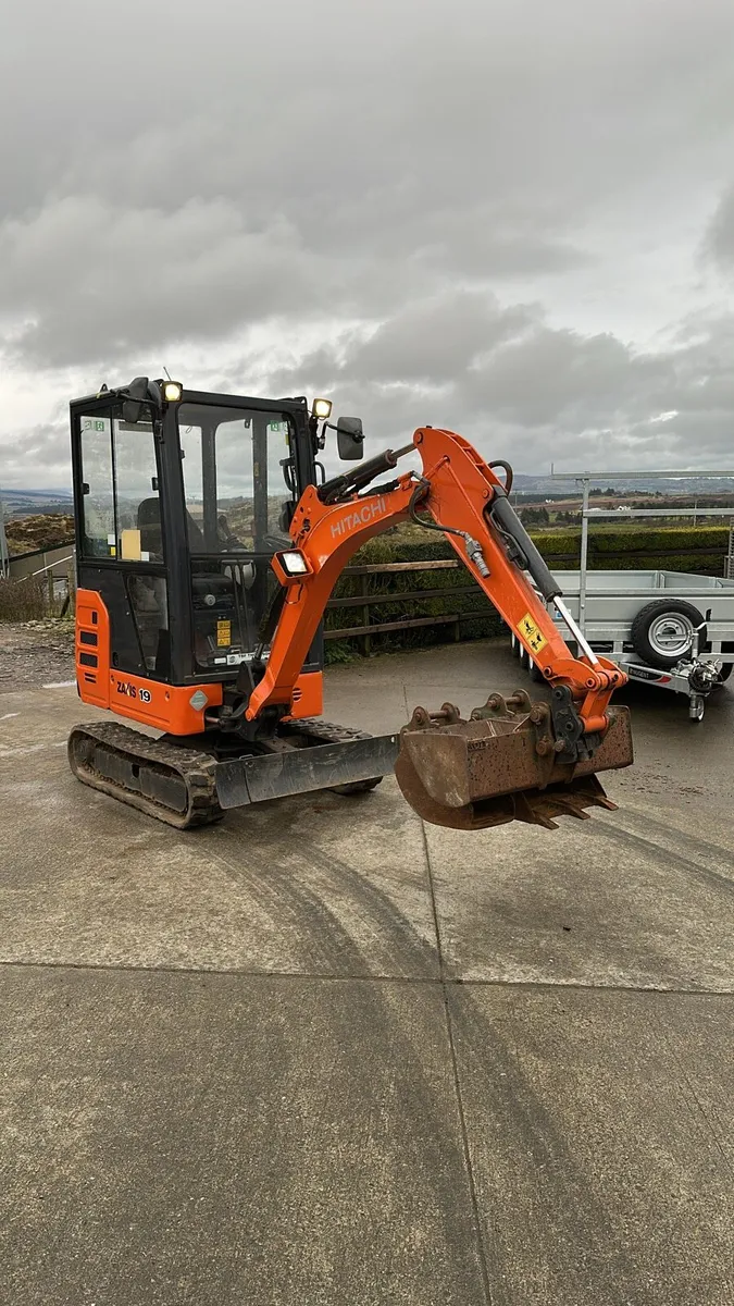 2017 Zaixs Hitchi - Image 2