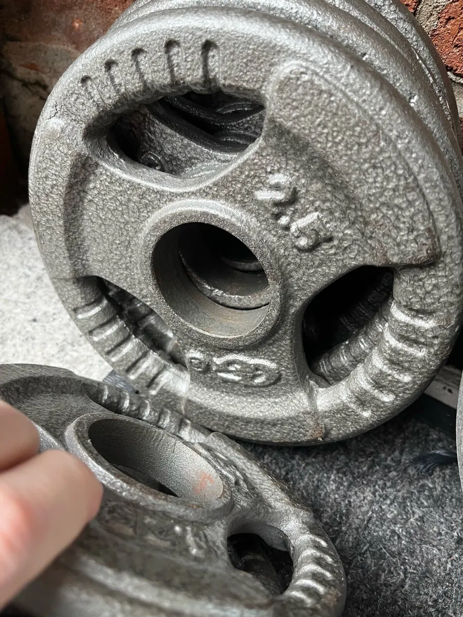 Golds Gym 85kg Olympic tri grip weight plates - Image 3