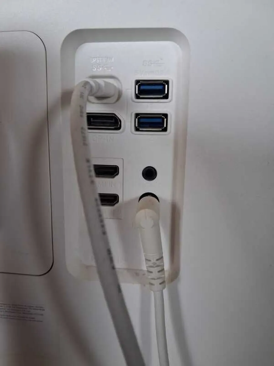 LG 27 inch 4k monitor - 27UP850N - Image 4