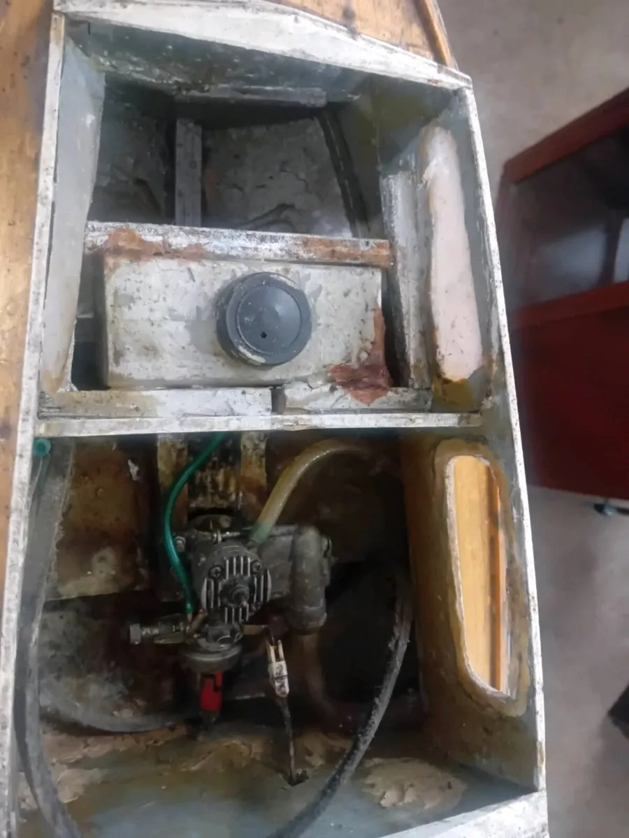 Vintage Hand Crafted Model Speedboat - Image 3