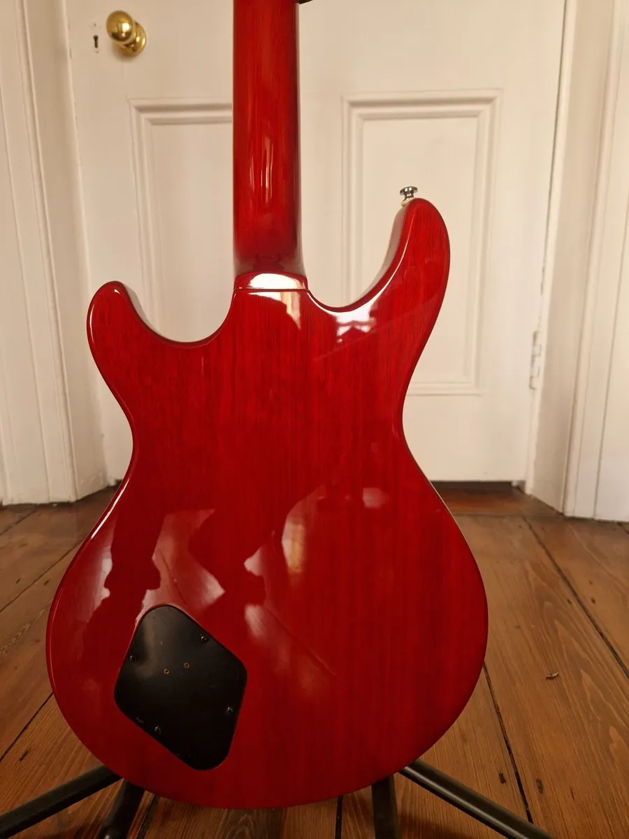 Guitar - Image 4