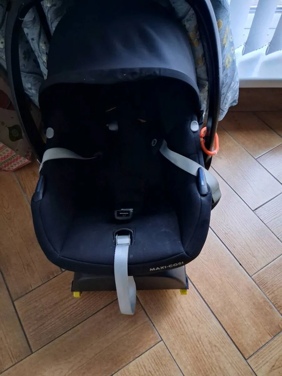 Car seat. - Image 3
