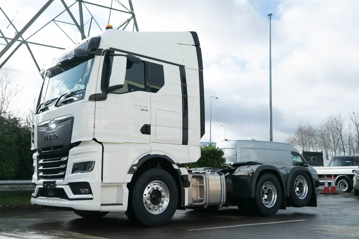 MAN TGX, 6x2 Tag Axle Tractor Units now available - Image 4