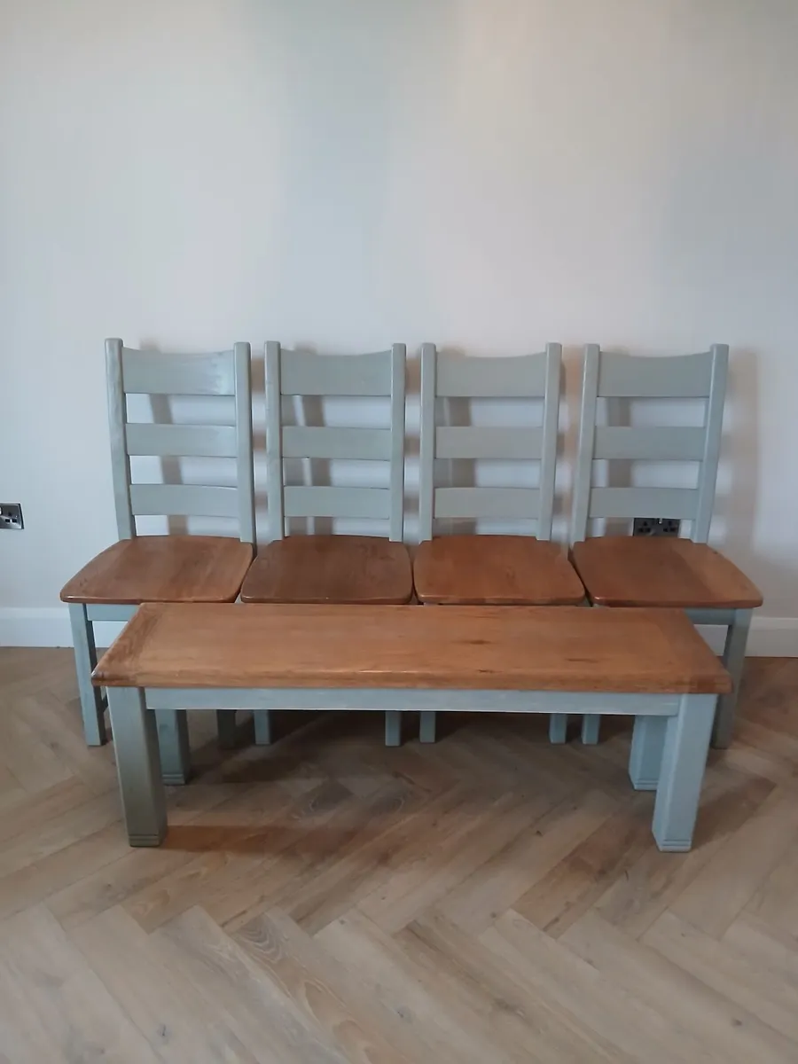 Dining chairs and bench - Image 1
