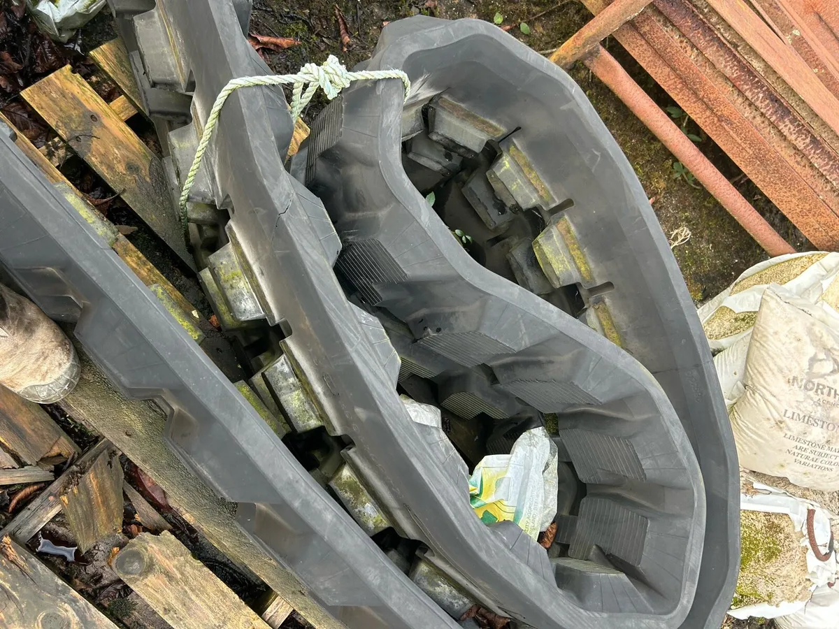 Rubber digger tracks - Image 2