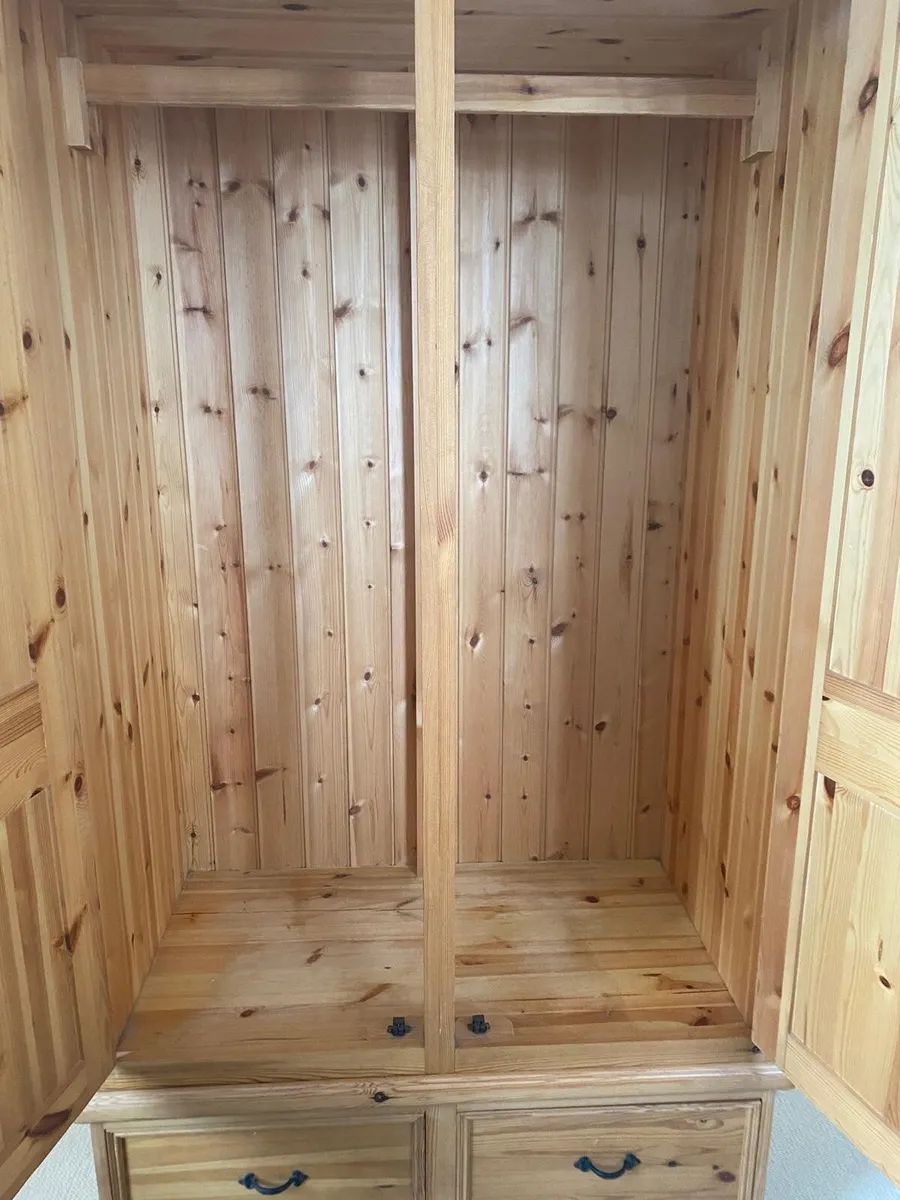 Wardrobe and dresser table - Image 2