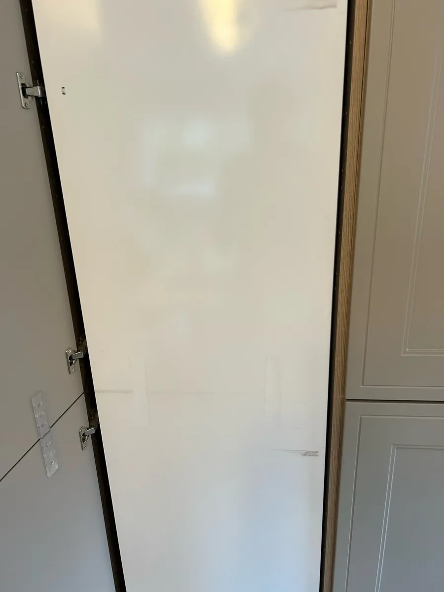 Whirlpool 6 sense integrated fridge - Image 1