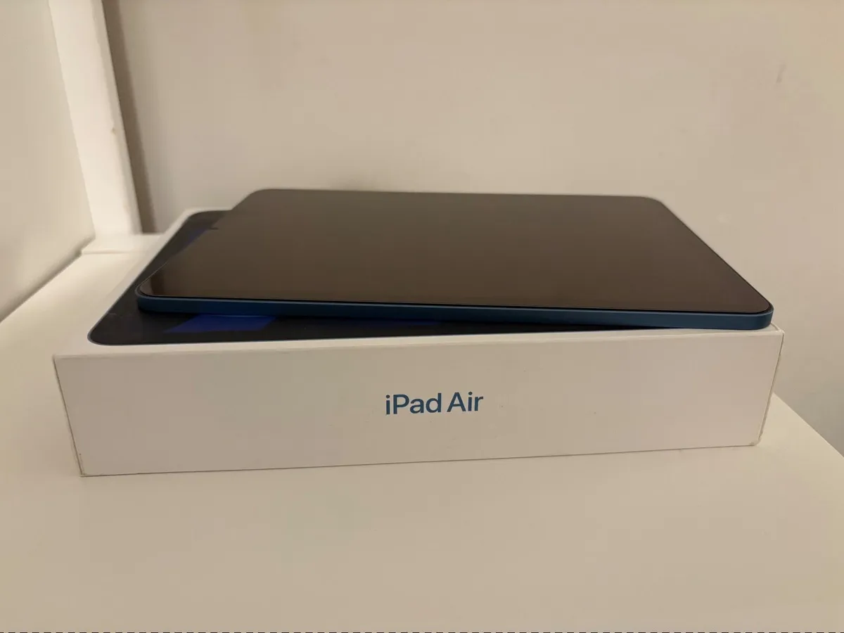 iPad Air 10th generation - Image 2