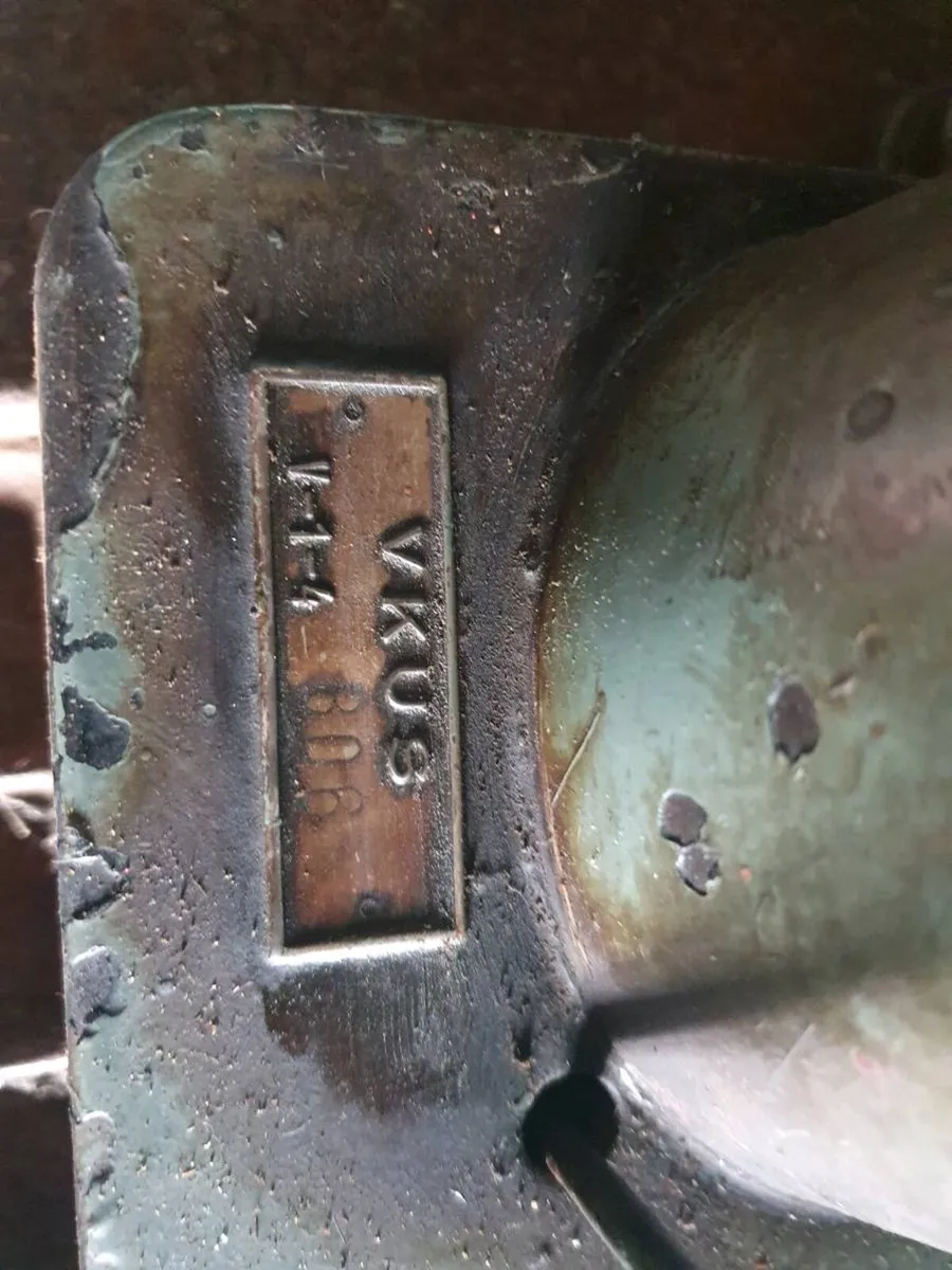 Vkus sewing machine - Image 3