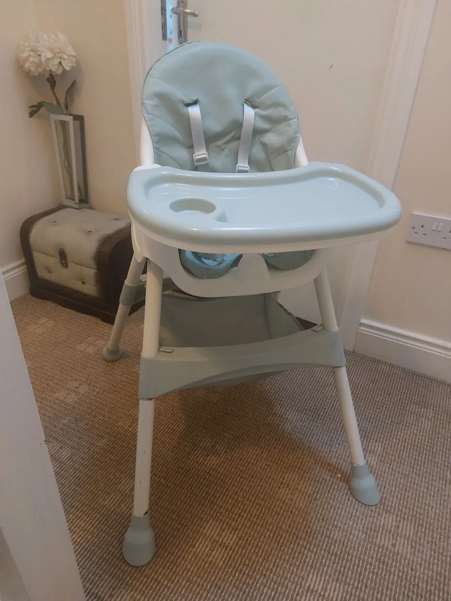 High chair - Image 1
