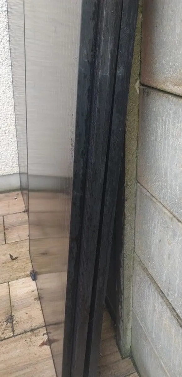 Solar panels and brackets - Image 3