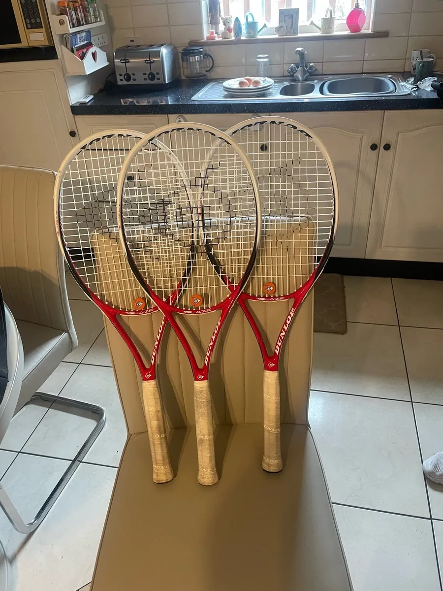 3 Dunlop tennis rackets - Image 1