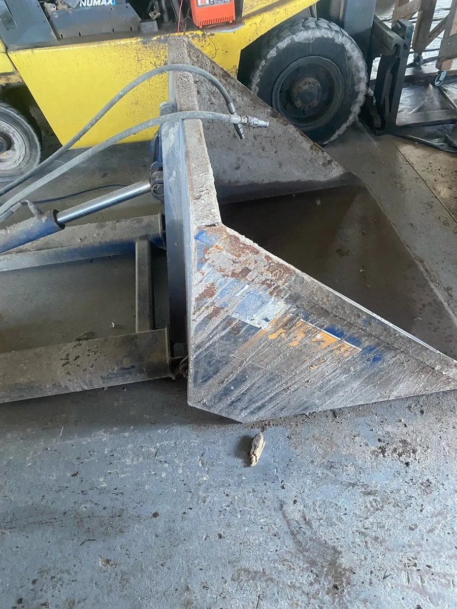 Tipping bucket for forklift - Image 2