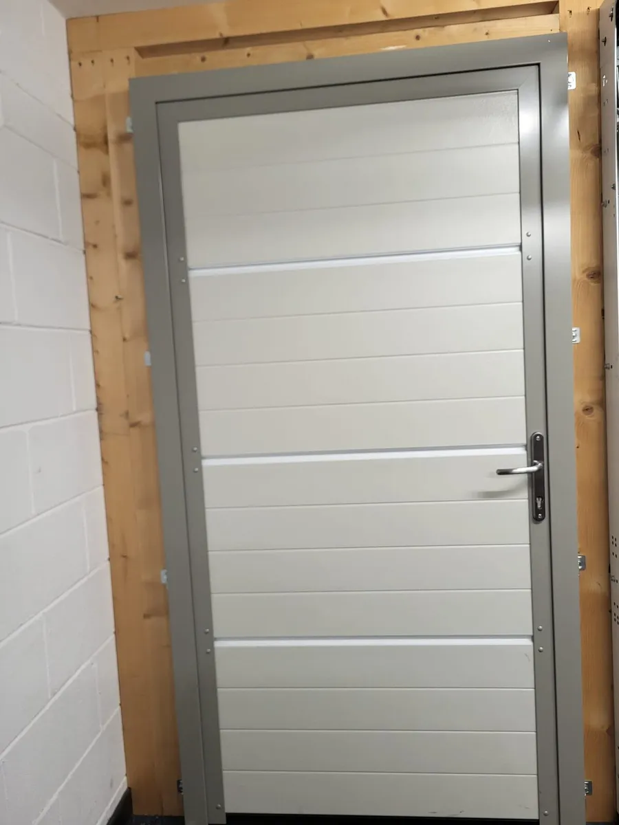 Hörmann insulated steel side entrance door - Image 3