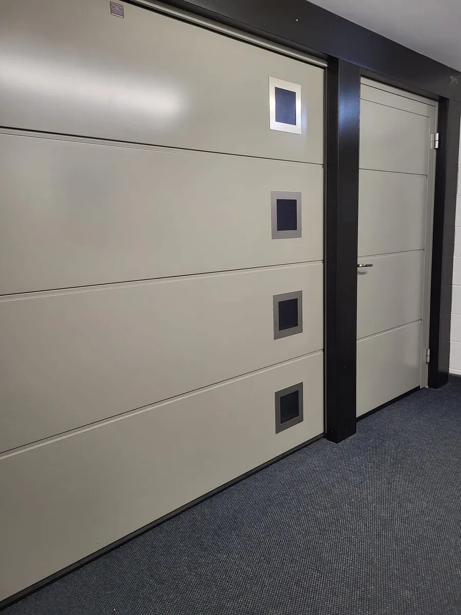 Hörmann insulated steel side entrance door - Image 4