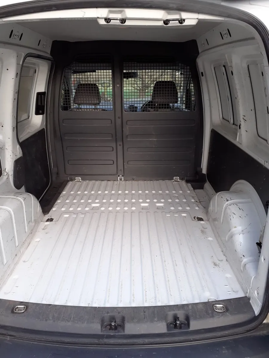 Volkswagen Caddy 2013 - Image 4