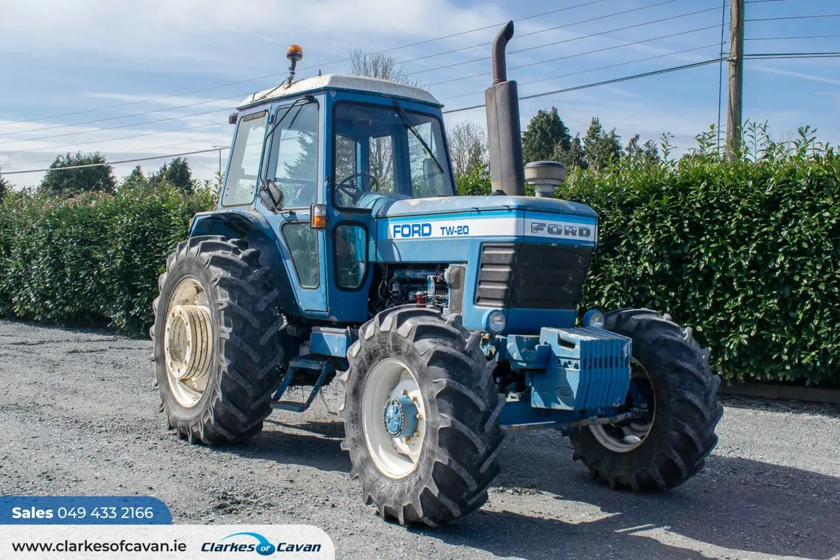 1982 Ford TW20 - Image 1