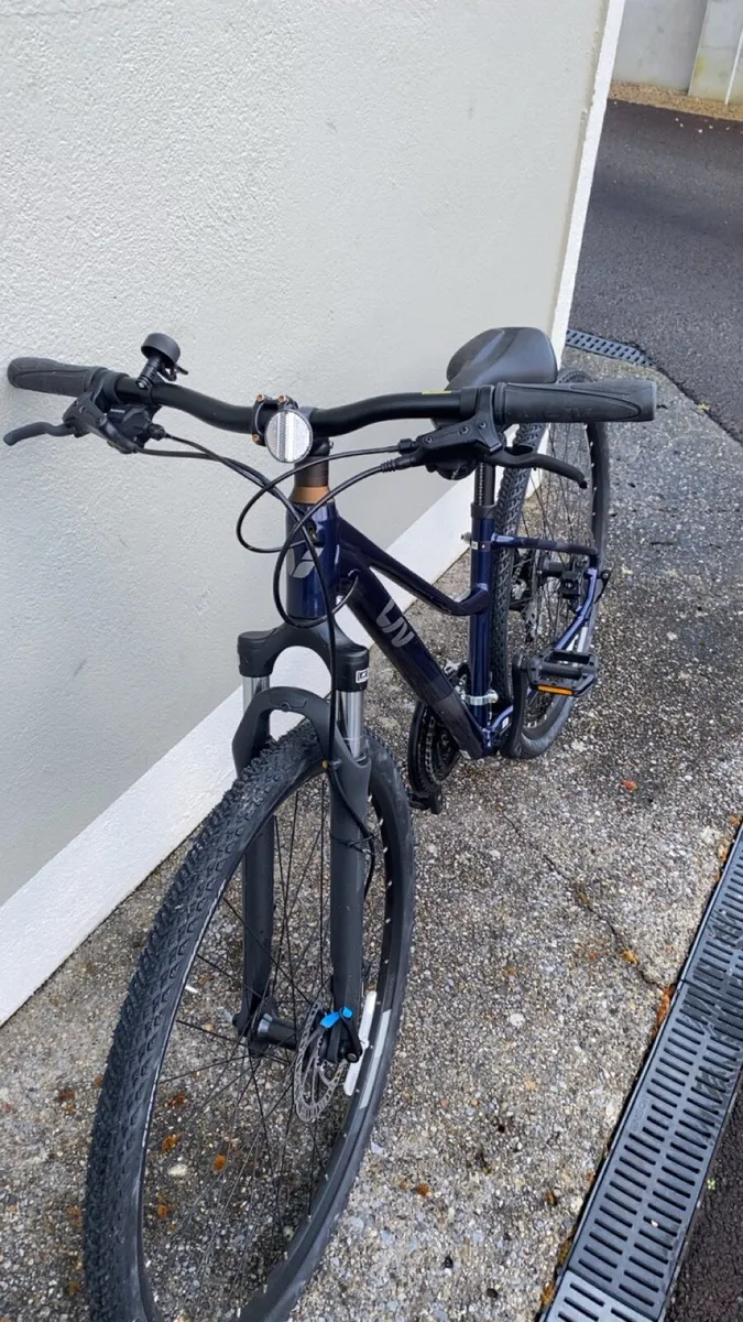 Liv Rove 4 Hybrid Bike - Image 2