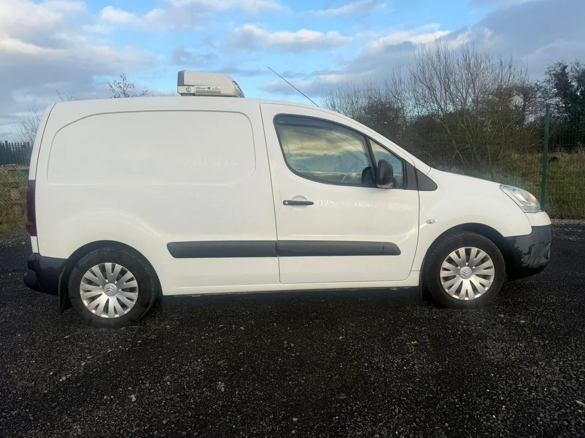 CITROEN BERLINGO 1.6HDI NEW CVRT&TAX 2015 3 seats - Image 2