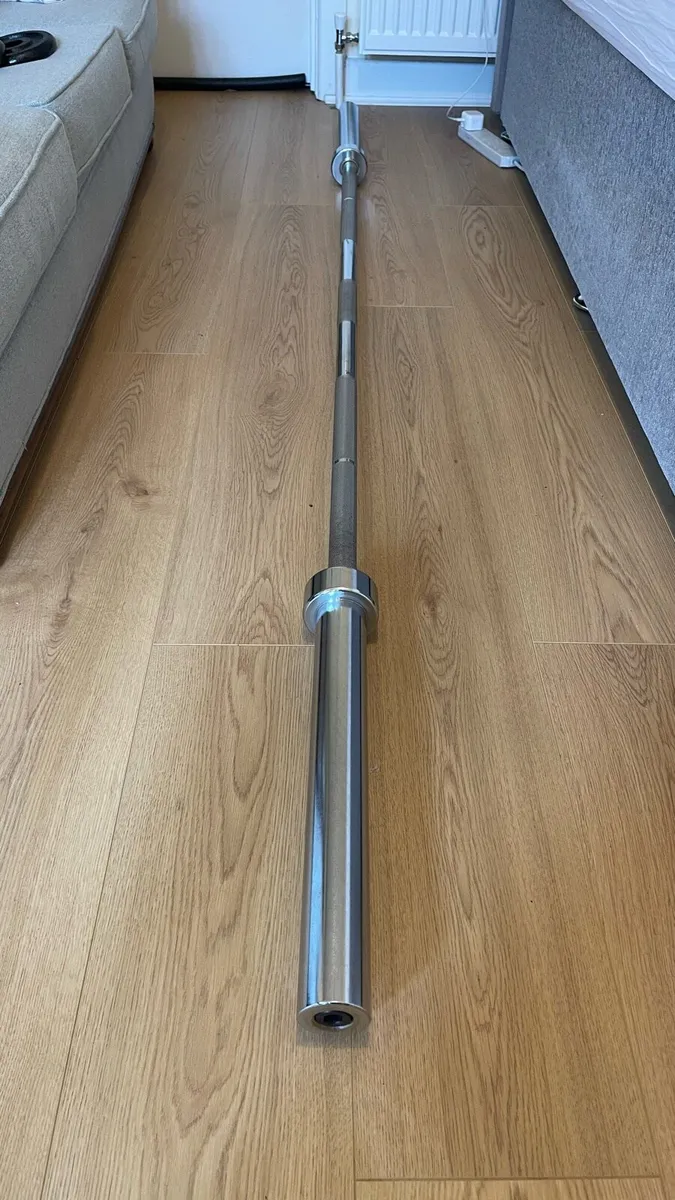 7 foot Olympic Bar with Clips - Image 2
