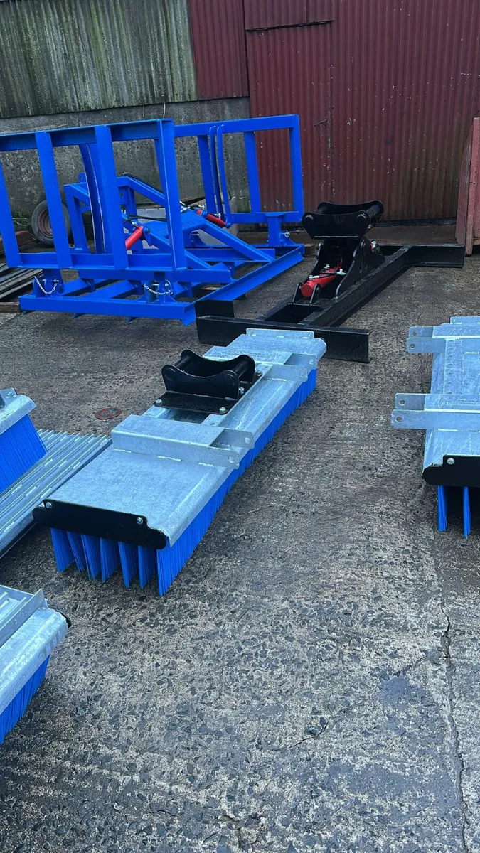 Forklift & Digger Brushes - Image 4