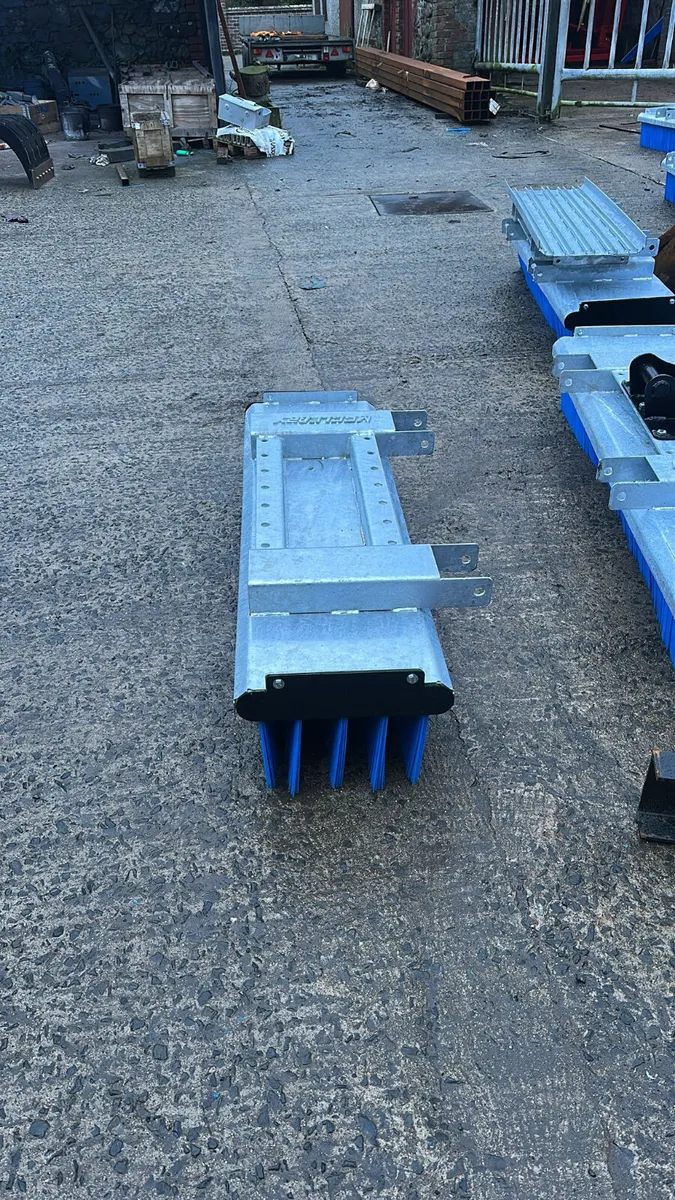 Forklift & Digger Brushes - Image 2