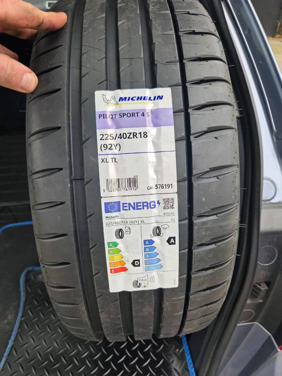 Mitchlin pilot sport 4s 225/40 R18 - Image 3