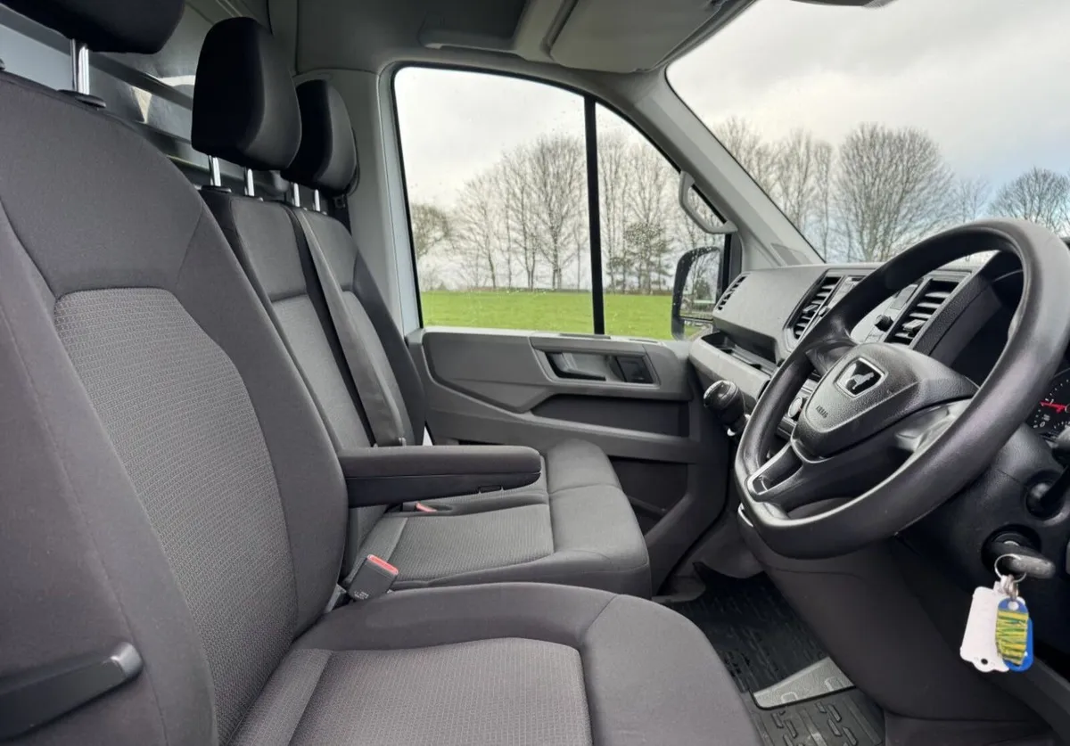 2021 MAN TGE Curtainsider Van - Image 2