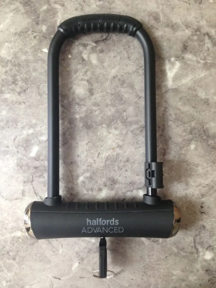 City Bike & Free Accessories - Image 3