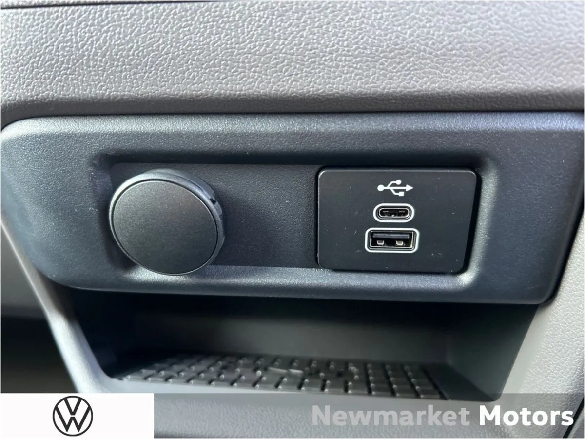 Volkswagen Transporter HIGHLINE 2.0TDI 150BHP AUTO - Image 4