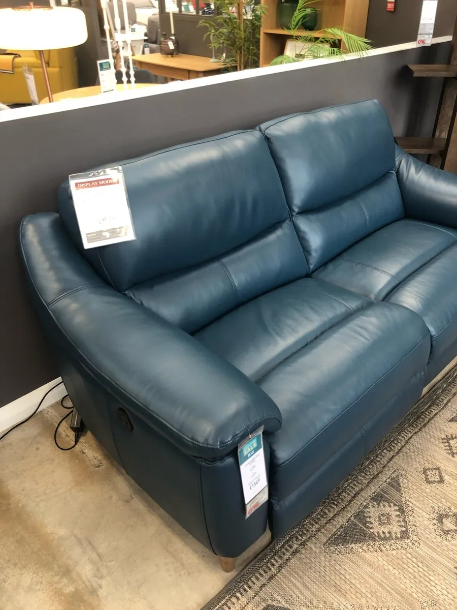Leather recliner sofa - Image 1