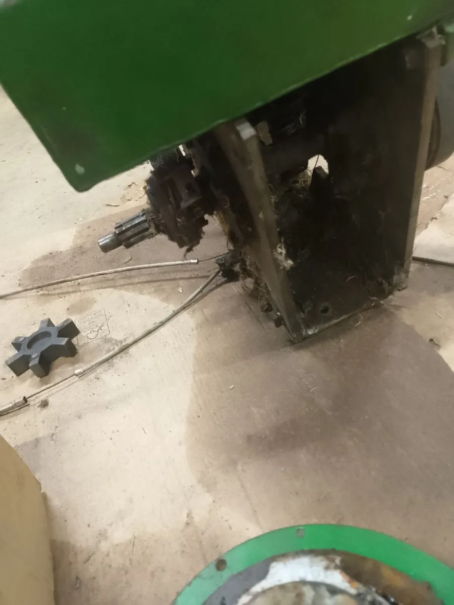 Forward reverse gearbox - Image 2