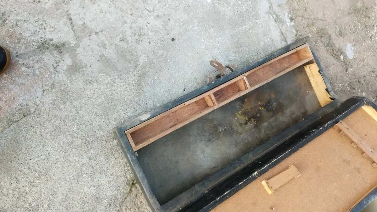 Vintage Carpenters wooden tool box - Image 3