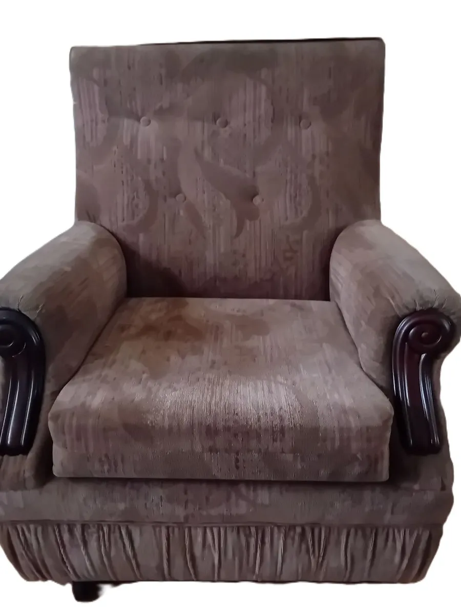 FREE 3 Piece Suite. Sofa Couch and 2 Armchairs - Image 2