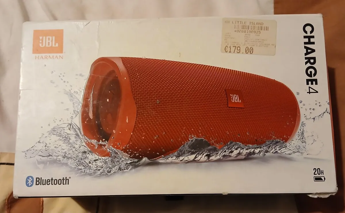 JBL Charge 4 Speaker - Image 1
